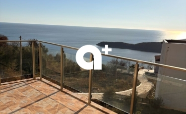 An apartment with a beautiful sea view is for sale in Seoce